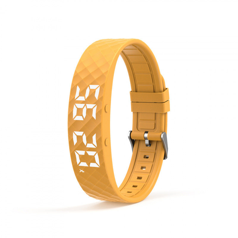 Smart fitness band with alarm reminder
